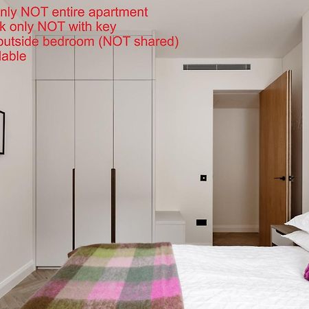 Modern Apartment & Rooms At Charing Cross 伦敦 外观 照片
