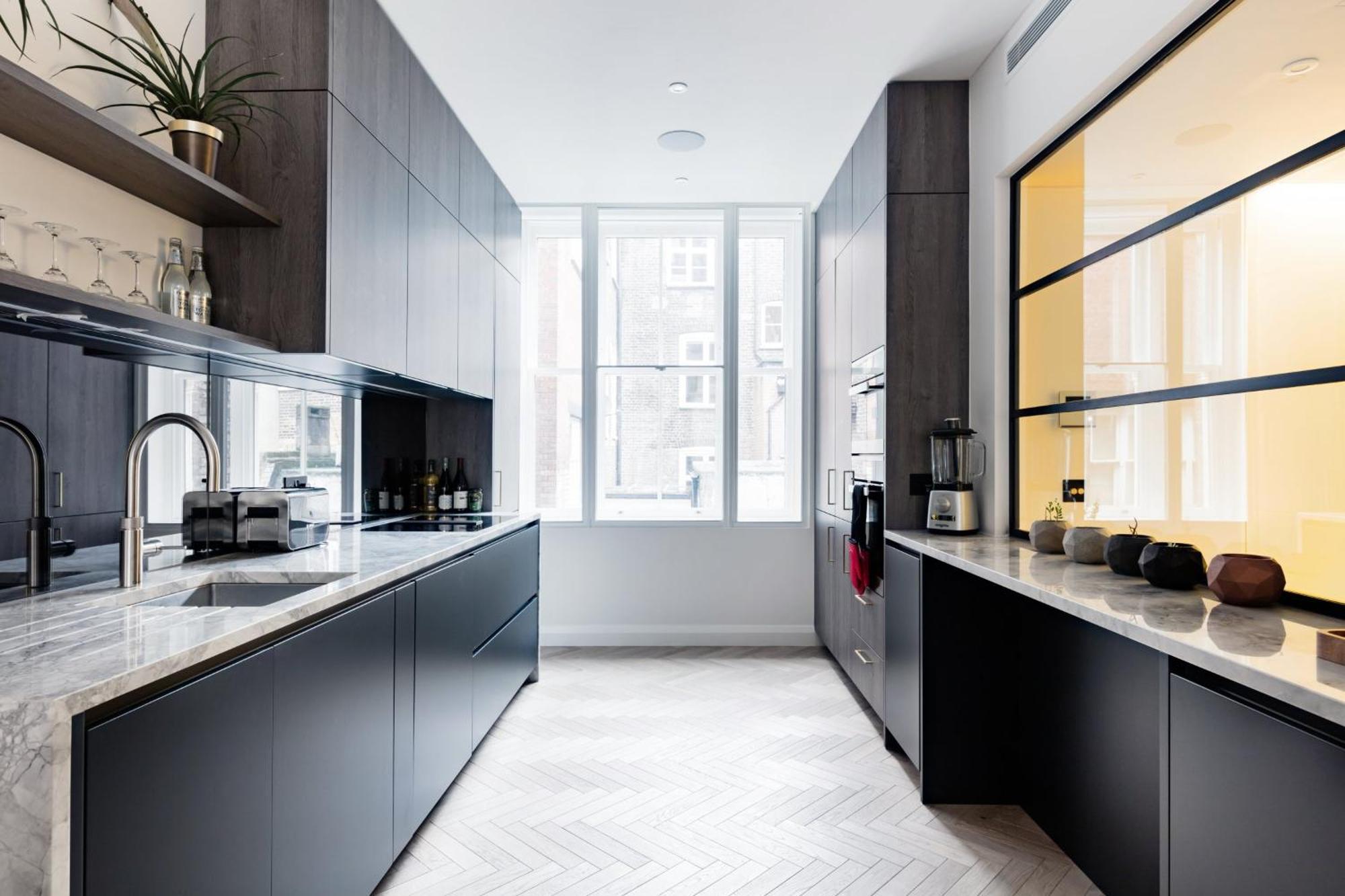 Modern Apartment & Rooms At Charing Cross 伦敦 外观 照片