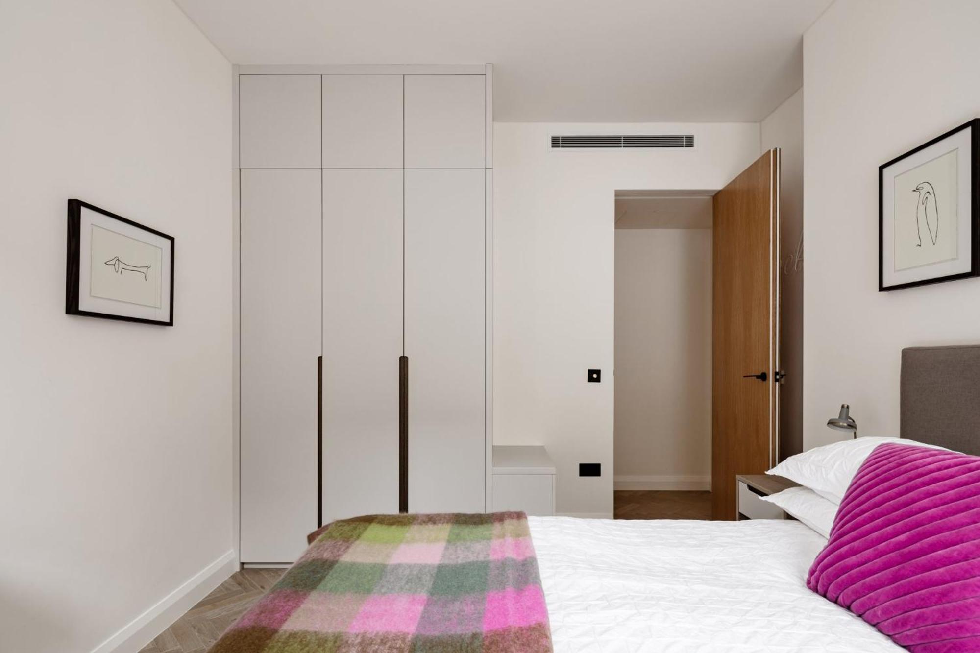 Modern Apartment & Rooms At Charing Cross 伦敦 外观 照片