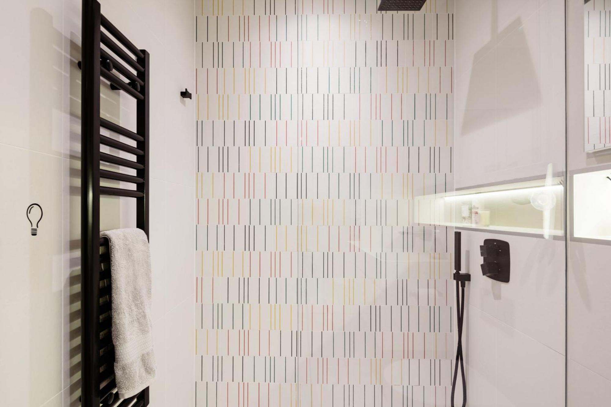 Modern Apartment & Rooms At Charing Cross 伦敦 外观 照片